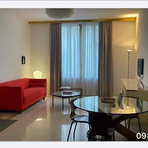 Corso Novara 5 Design Neapol